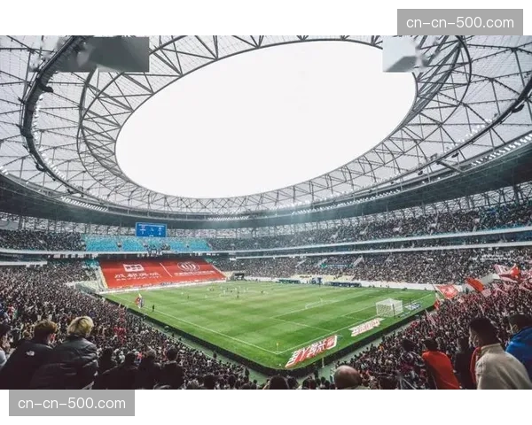 成都蓉城新专业足球场通过验收,预计2027赛季投入使用。